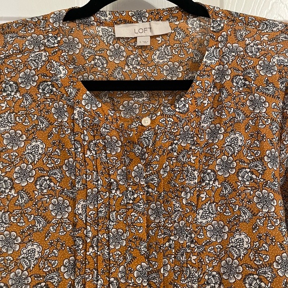 Loft Floral Pintucked Henley Blouse Size Small Mustard Yellow Office Workwear - Picture 3 of 6